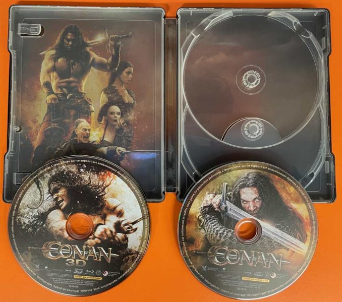 detail Barbar Conan (2011) - Blu-ray 3D + 2D + DVD Steelbook (bez CZ)